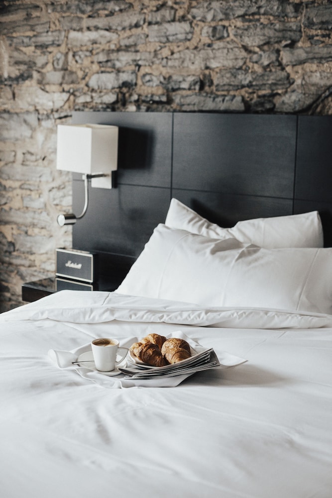 Le Petit Hotel 51/58
