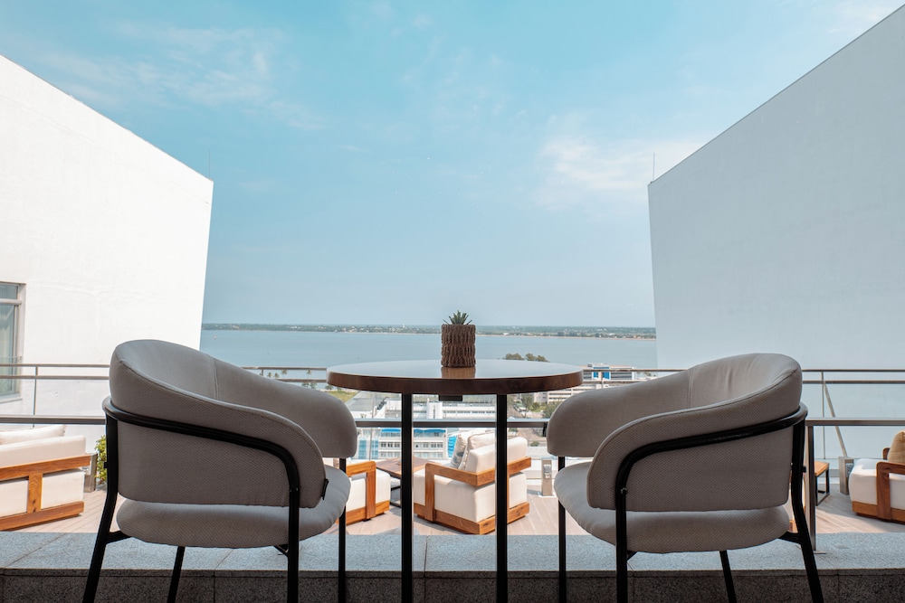 Melia Maputo Sky 62/66