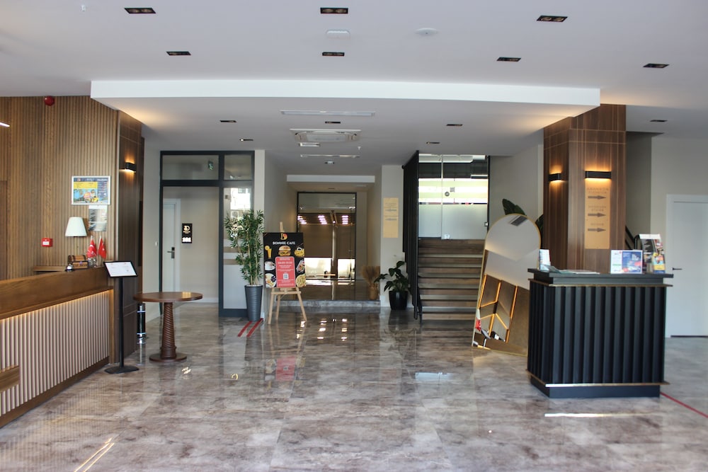 Bonnie City Hotel 7/50