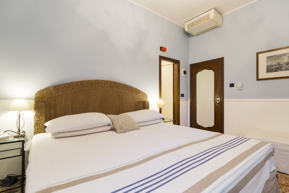SUPERIOR, DOUBLE BED