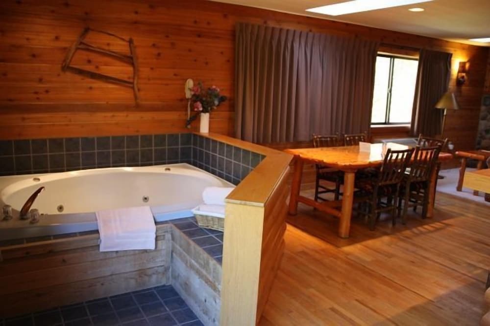 swimming pool spa