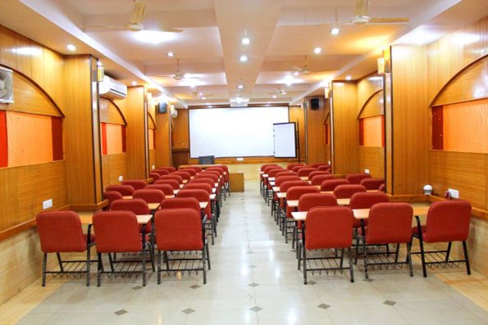 Hotel Orange Inn 16/19