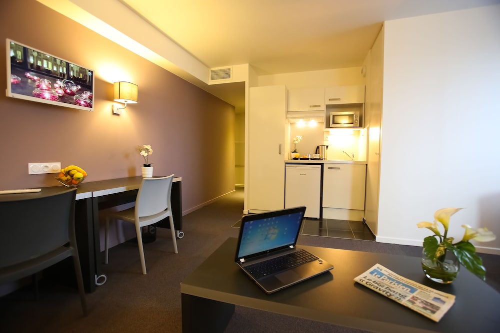 All Suites Appart Hôtel Orly Rungis 44/55