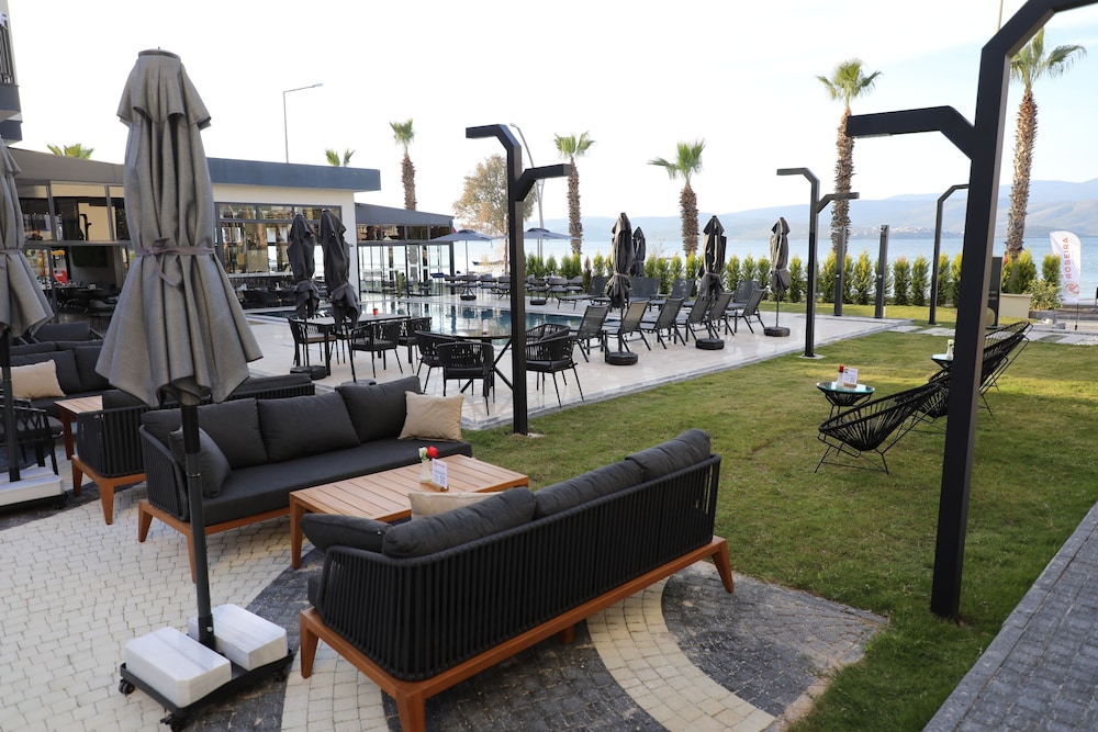 Roseira Mar Inn Luxury 32/55