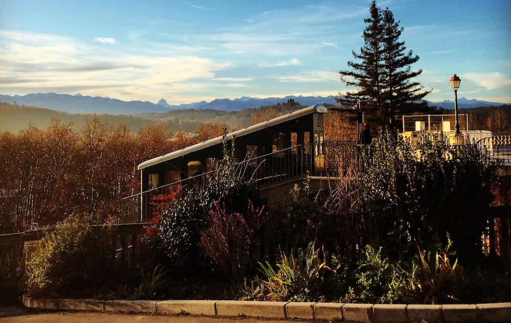 Brit Hotel Bosquet 2/27