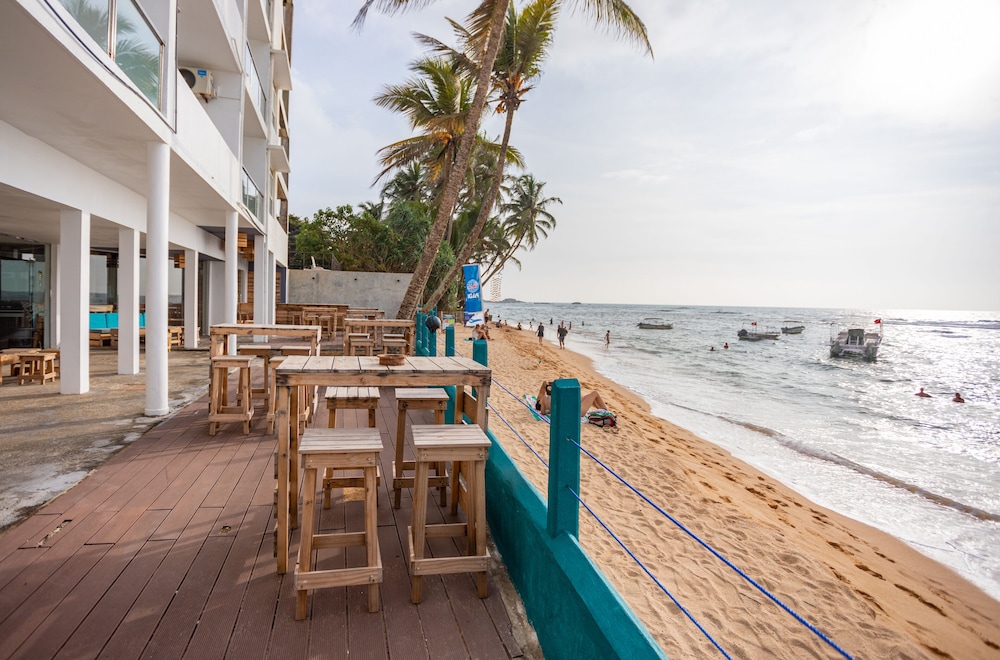 Hikkaduwa Beach 38/49