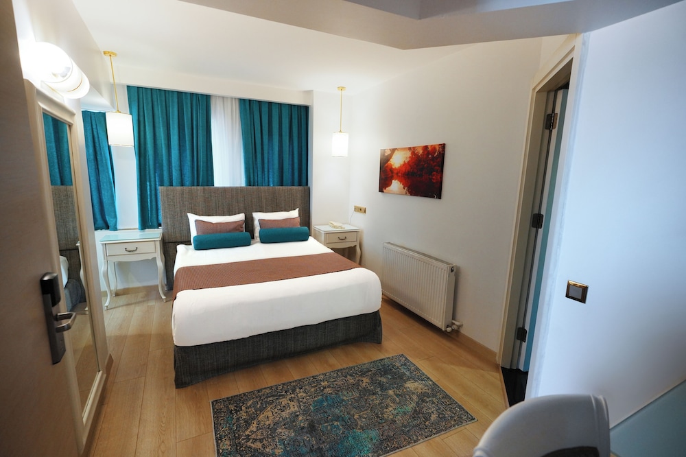 Taximtown Hotel 30/65
