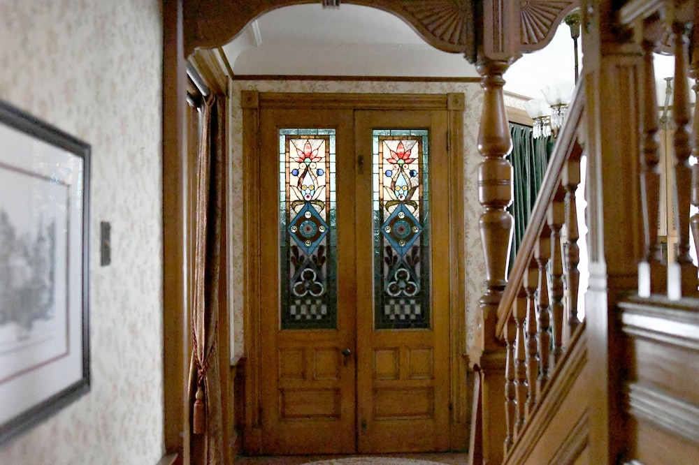 Gillis Grier Bed and Breakfast 18/50
