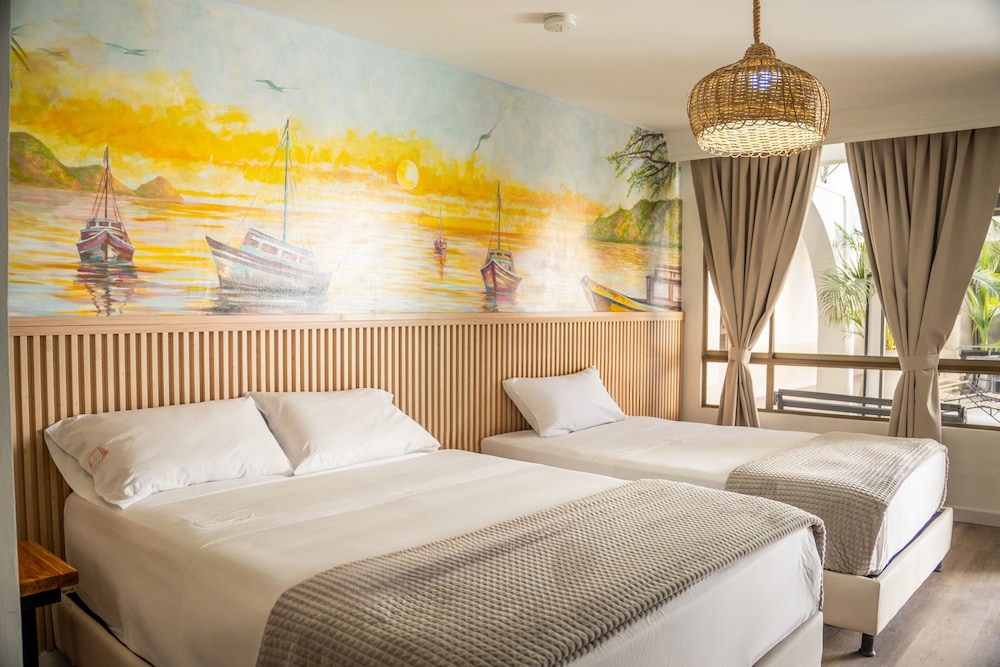 ROOM, DOUBLE BED