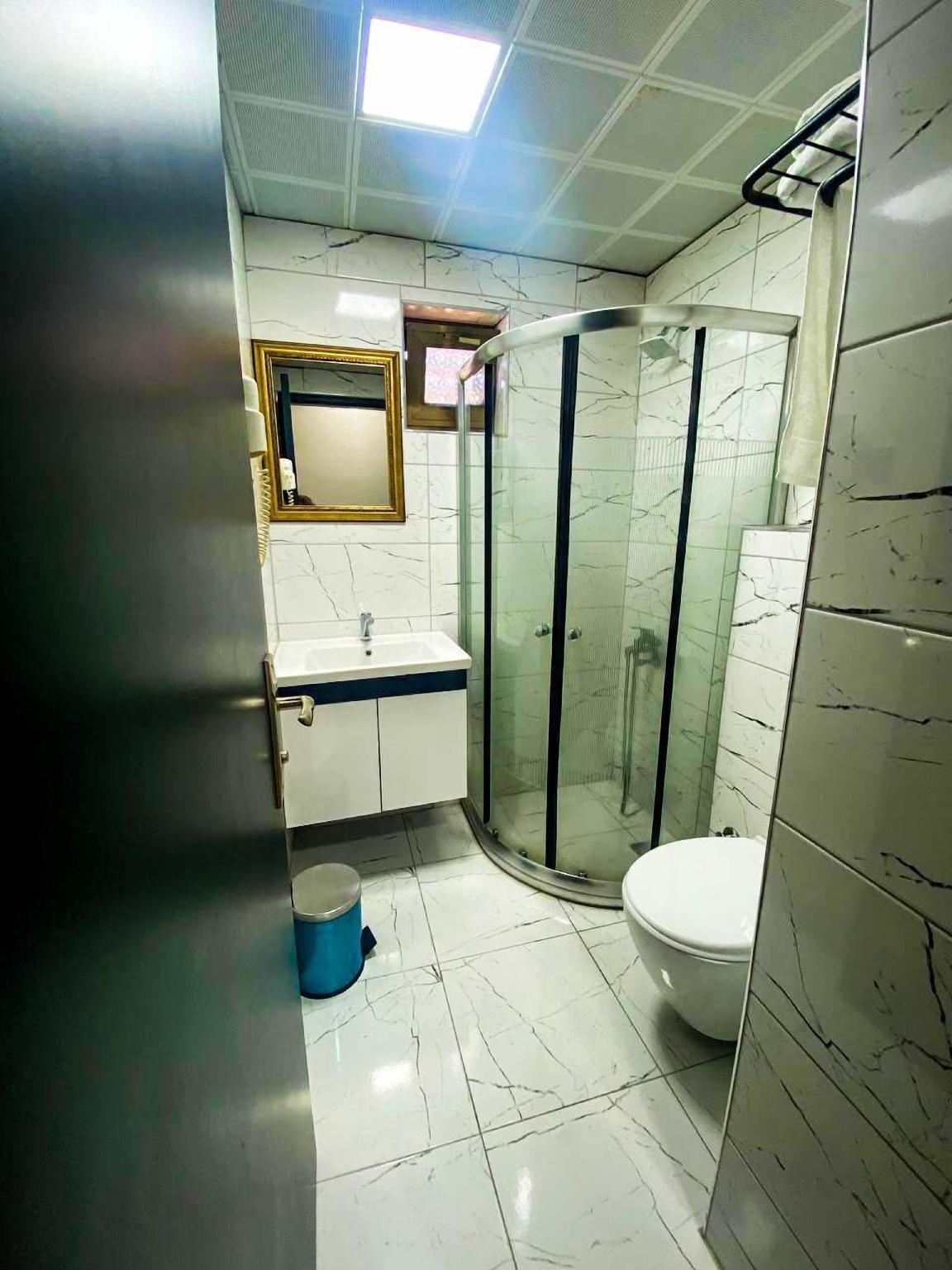 Rer Hotel 13/13