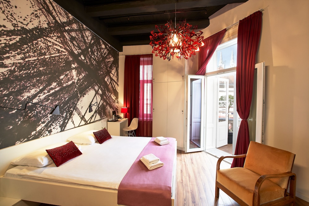 Art Hotel Like 30/59
