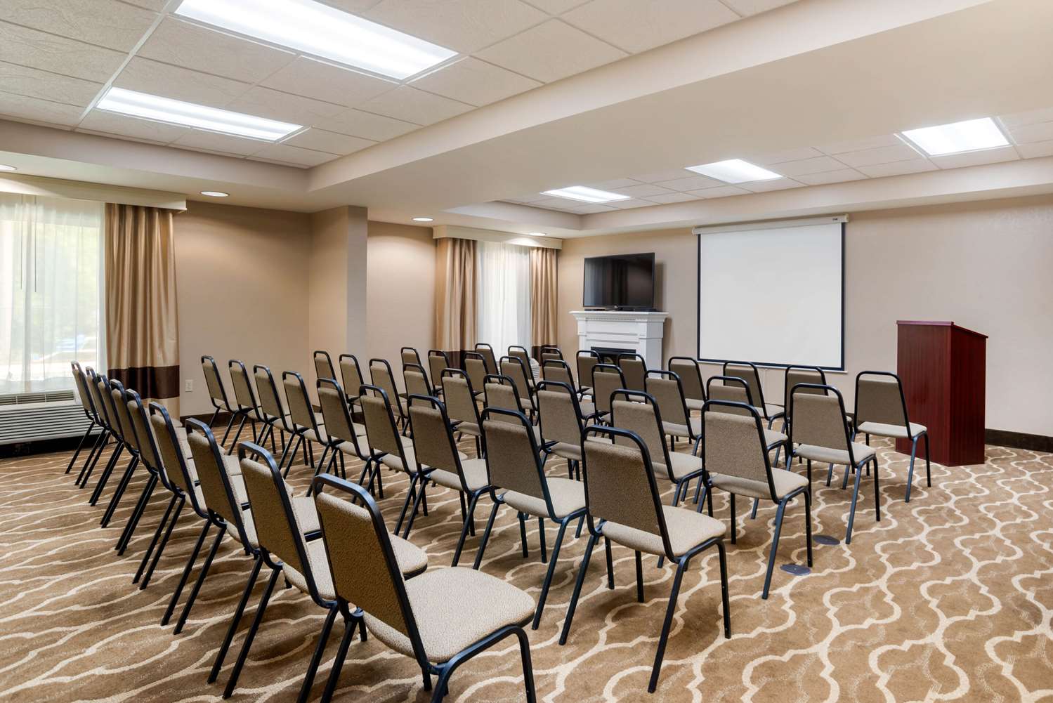 Comfort Suites Tallahassee Capitol - University Area 47/52