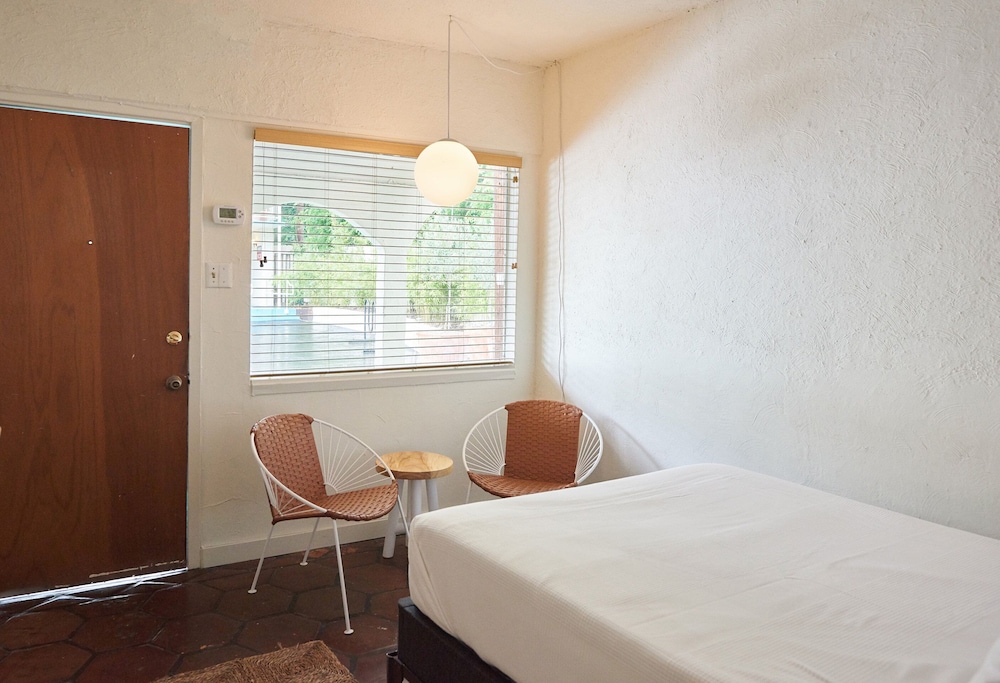 Austin Motel 20/66
