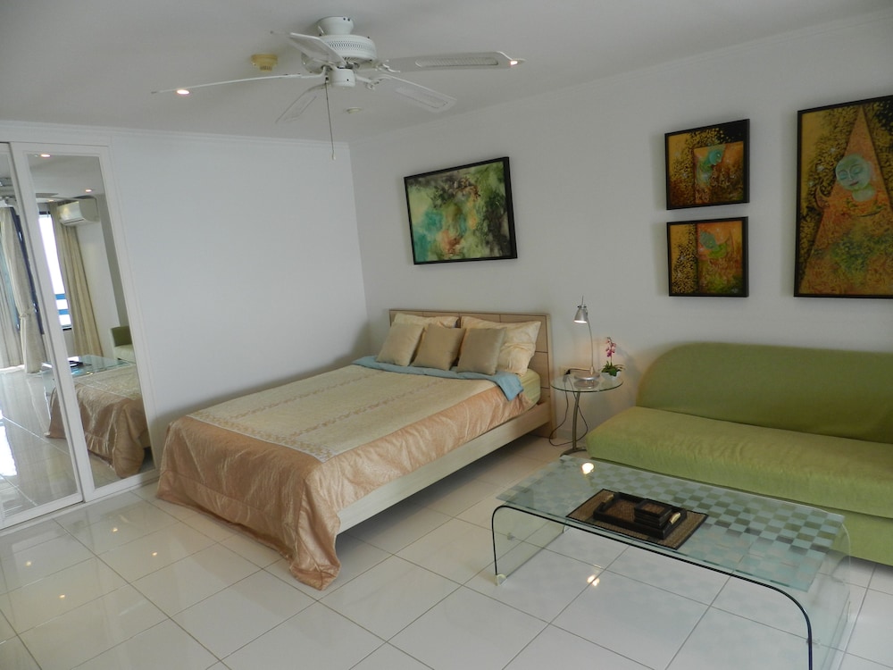 PANORAMIC, STUDIO, OCEAN VIEW, BATHTUB