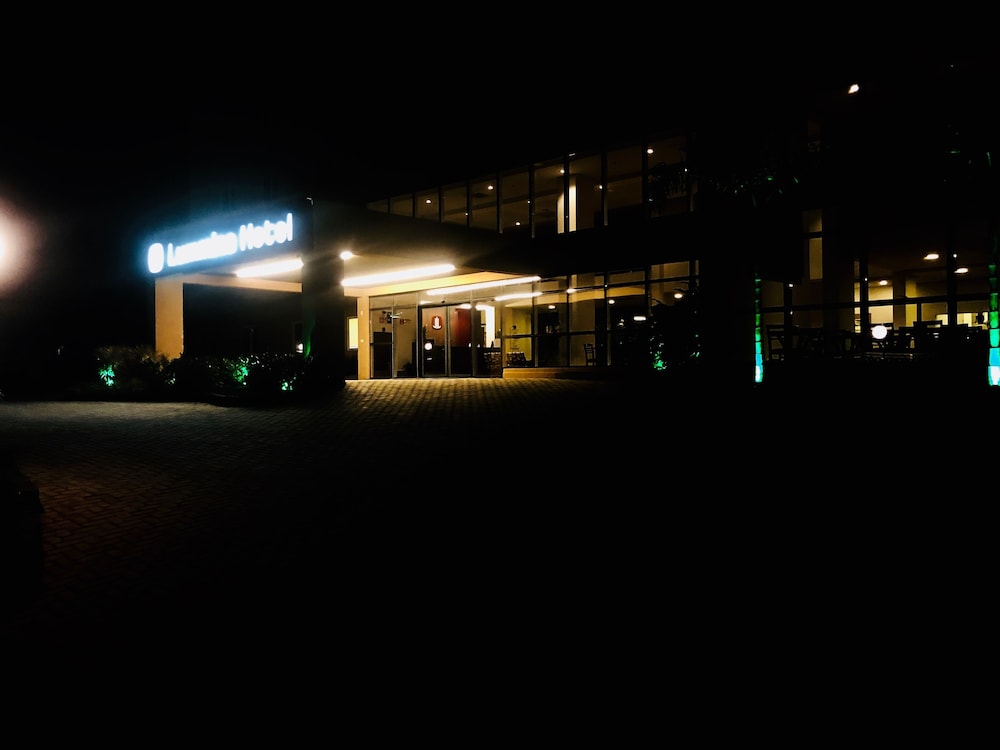 Lummina Hotel Mogi 6/50