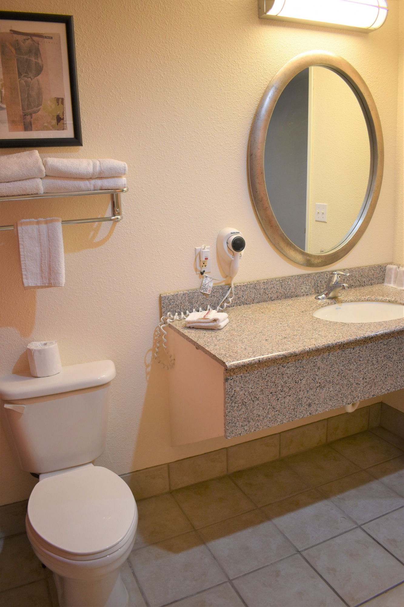 غرفة بسرير كينج، Super 8 by Wyndham New Braunfels I-35 5/5