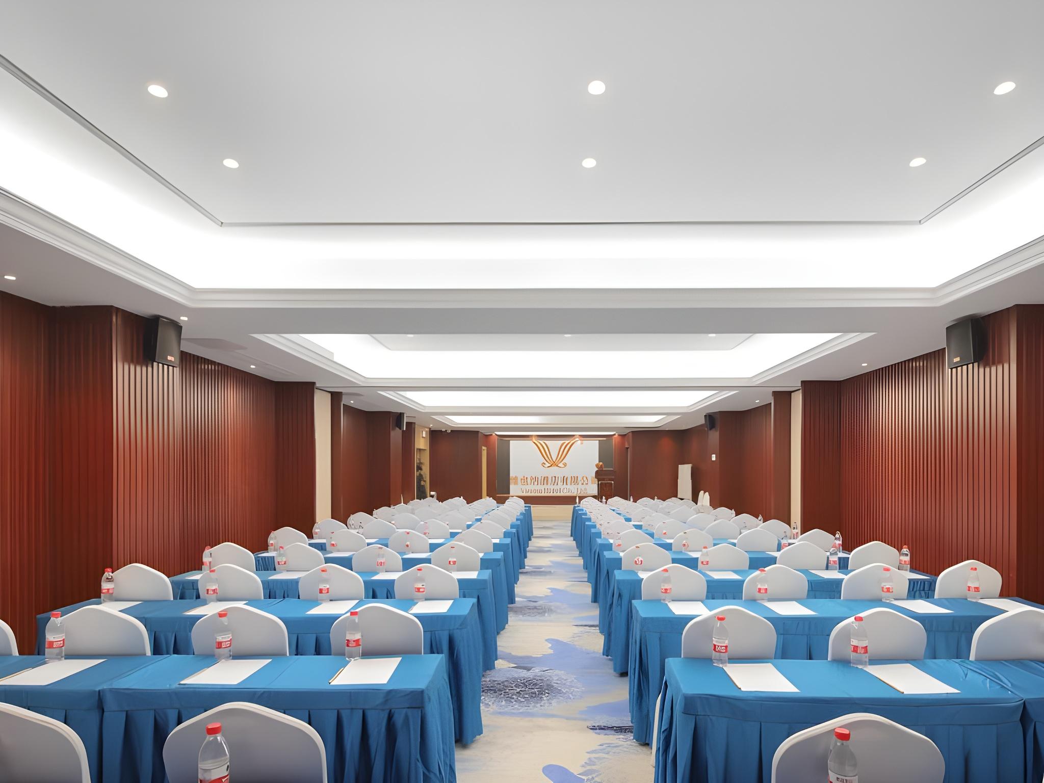 Vienna International Hotel (Pinghu Zhangjiang Science and Technology Park) 42/45