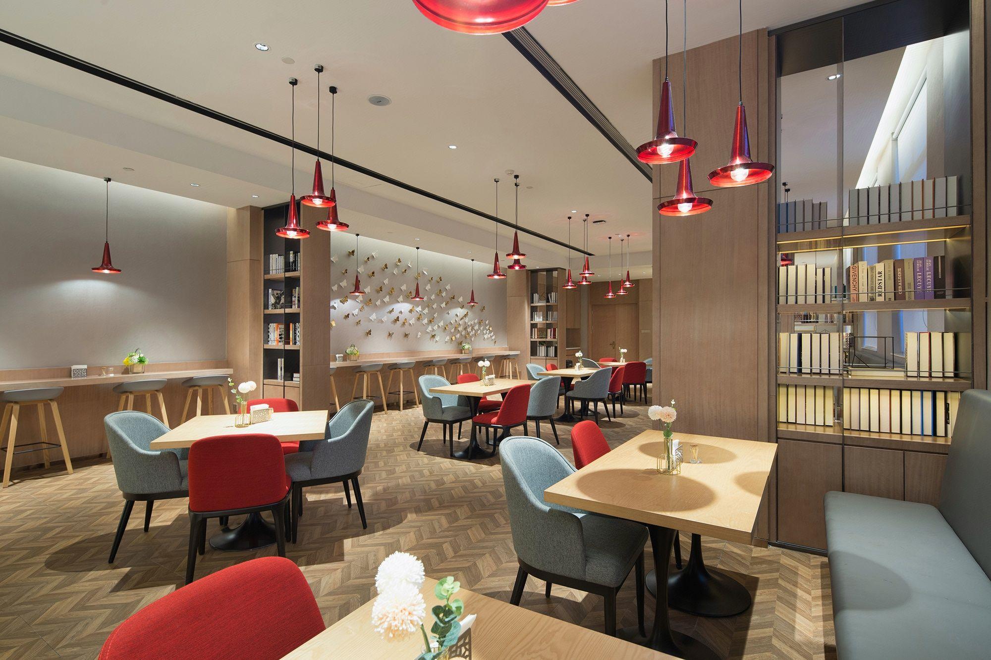 Borrman hotel (Shanghai Hongqiao Railway Station National Exhibition Center Shop) 28/35