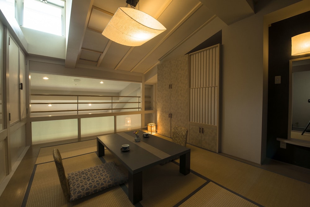Hotel Lucent Takamiya 34/43