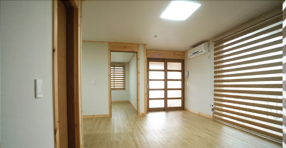 Jeju Gotjawal Geomoon Oreum Pension 21/50