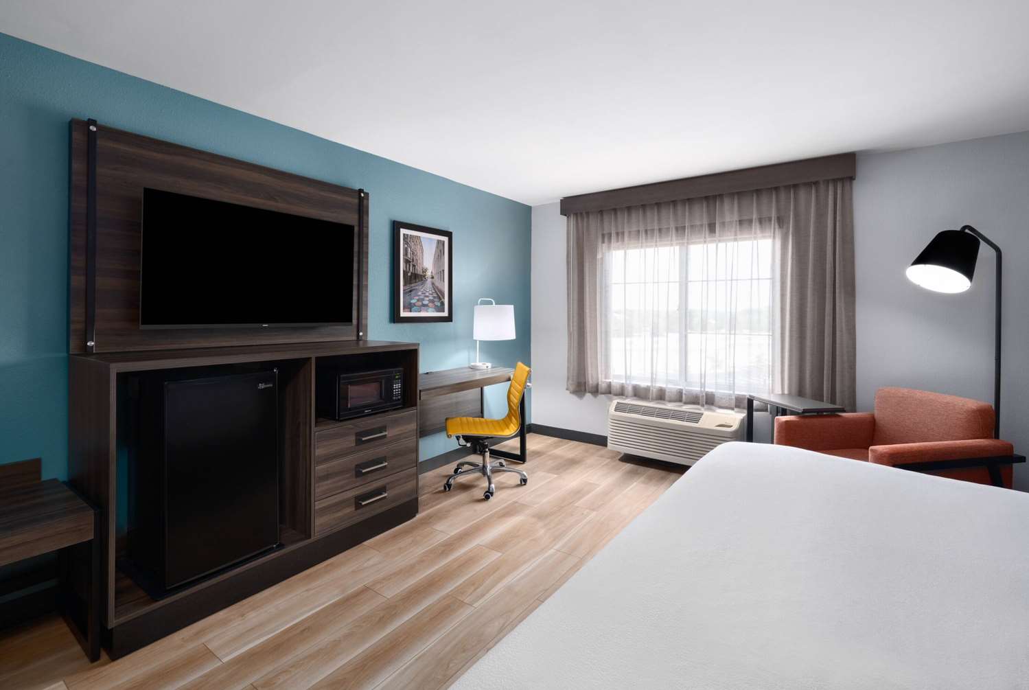 La Quinta Inn & Suites by Wyndham Greensboro NC 14/55