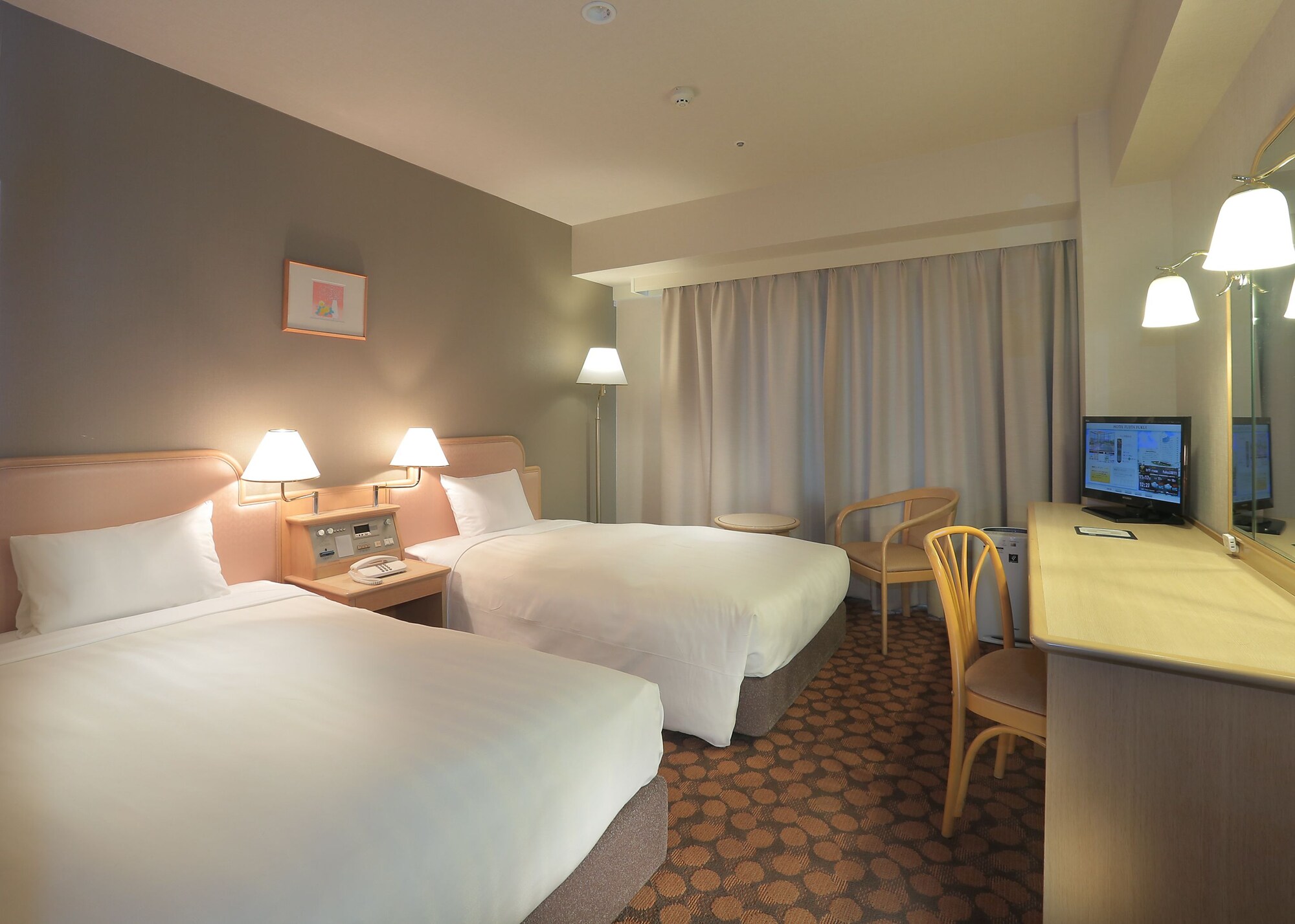 STANDARD, TWIN BEDS, SMOKING