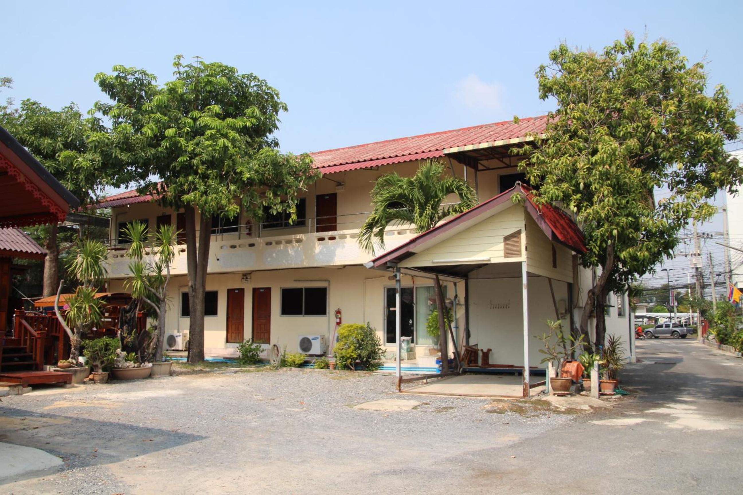 Rachaphruk Resort 2/16