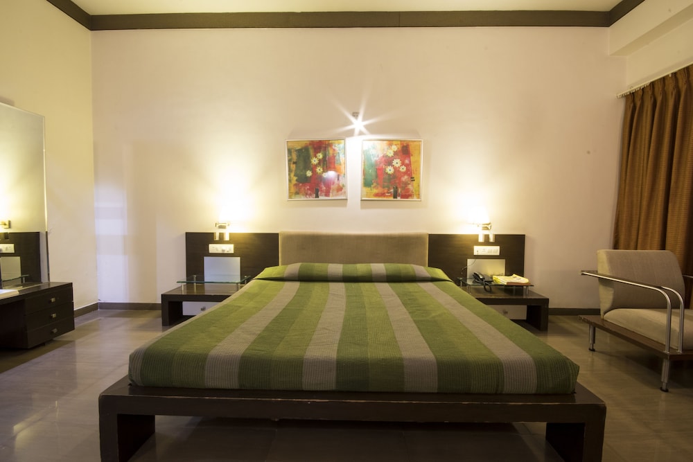 PLATINUM INN HOTEL 13/46
