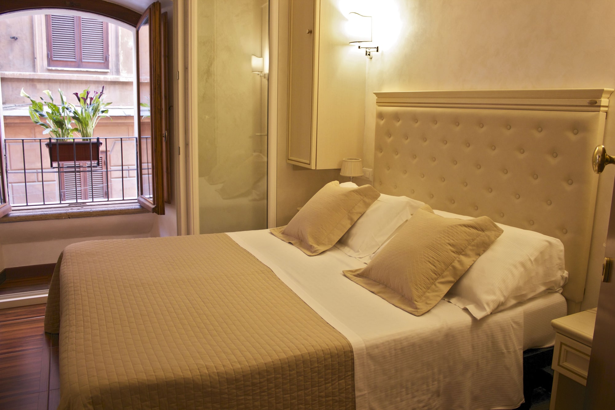 ROOM, SINGLE, DOUBLE BED