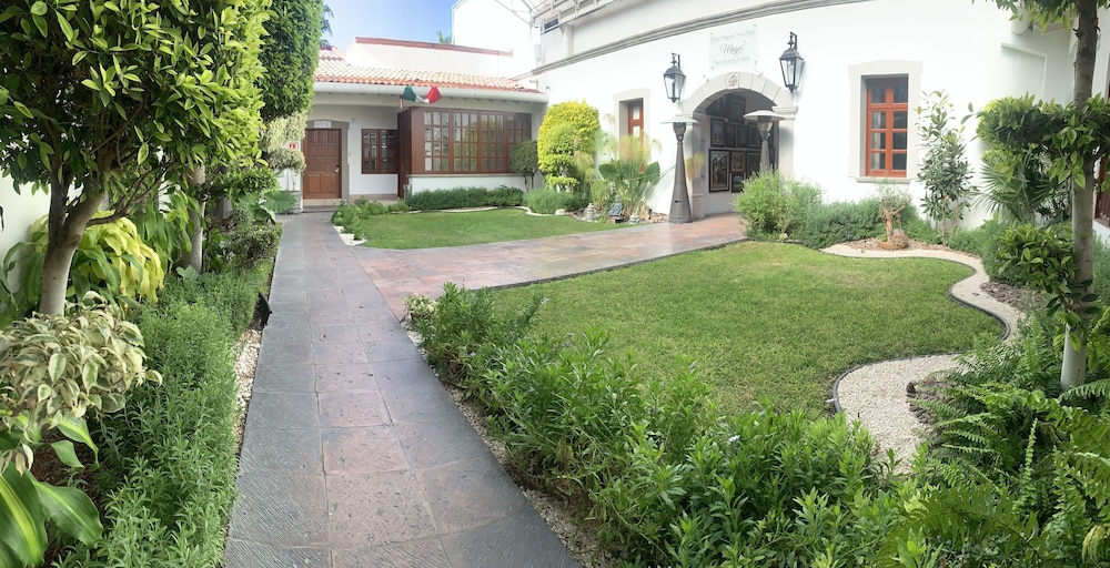 Dos Patios Queretaro Curamoria Collection 35/38