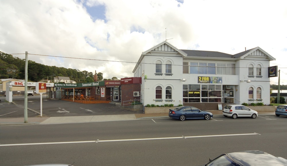 SOMERSET HOTEL 1/39