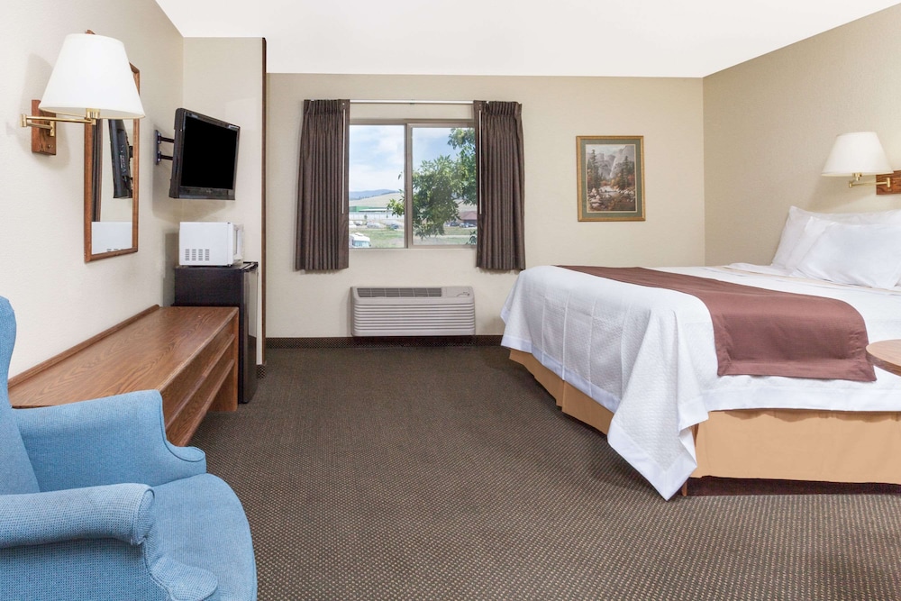 Days Inn by Wyndham Missoula Airport 11/15