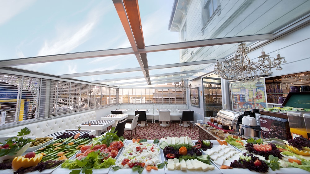 Sultan Tughra Hotel 5/50