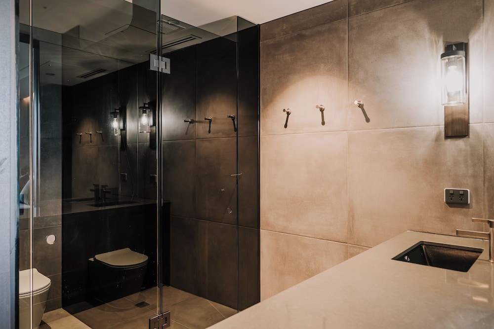 استوديو بسرير كينج بإطلالة على البحيرة بشرفة، The Sebel Yarrawonga Silverwoods 2/2