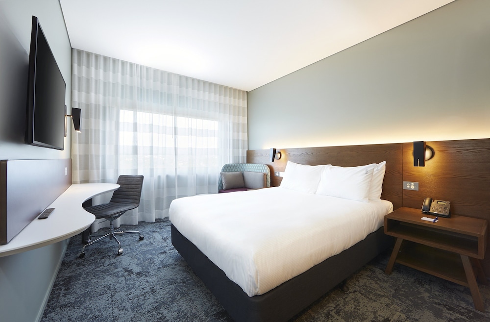 HOLIDAY INN EXPRESS NEWCASTLE 21/63