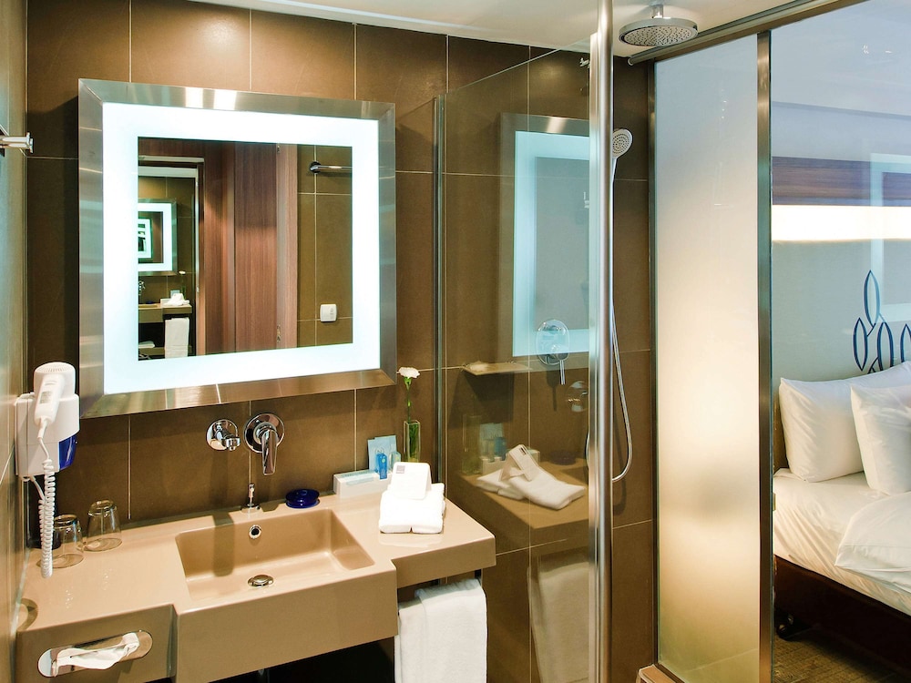 Hilton Garden Inn Bangkok Silom 17/41