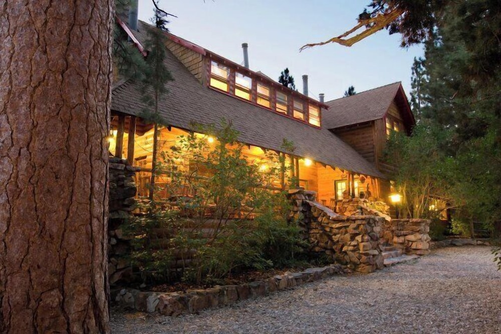 Gold Mountain Manor 3/48
