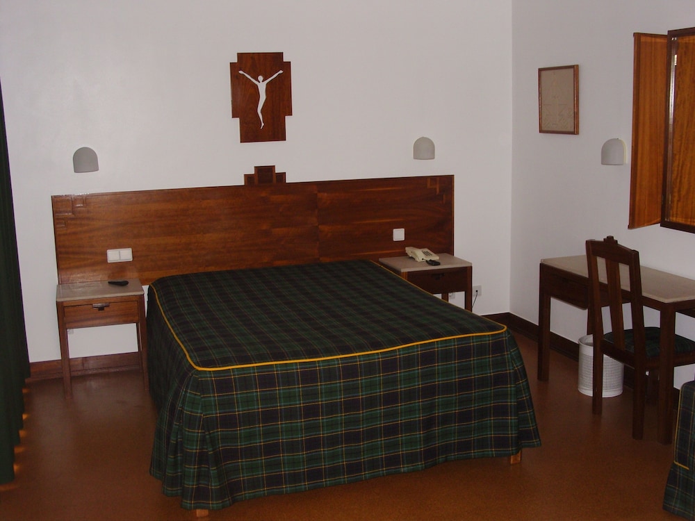 Flag Hotel Fatima Irmas Dominicanas 11/50