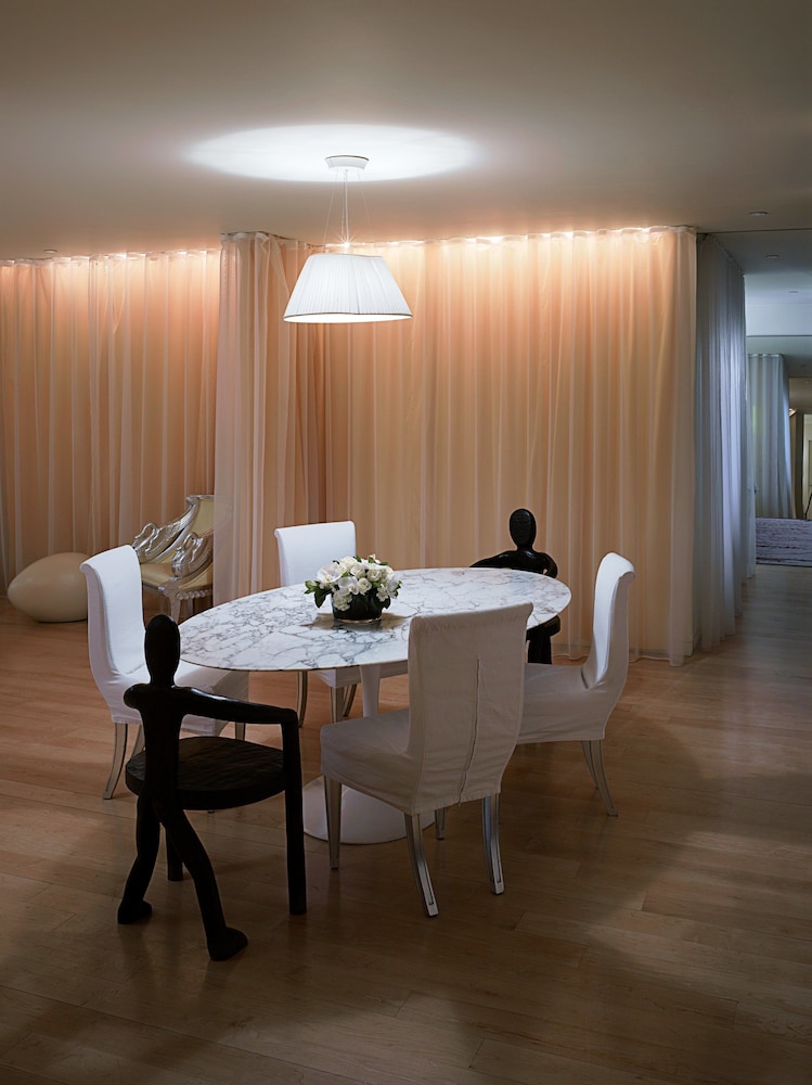 Sanderson London 20/47