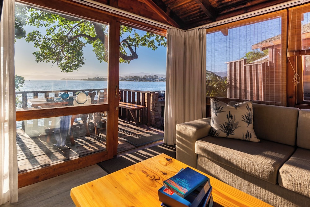 Under Milkwood Resort 28/49