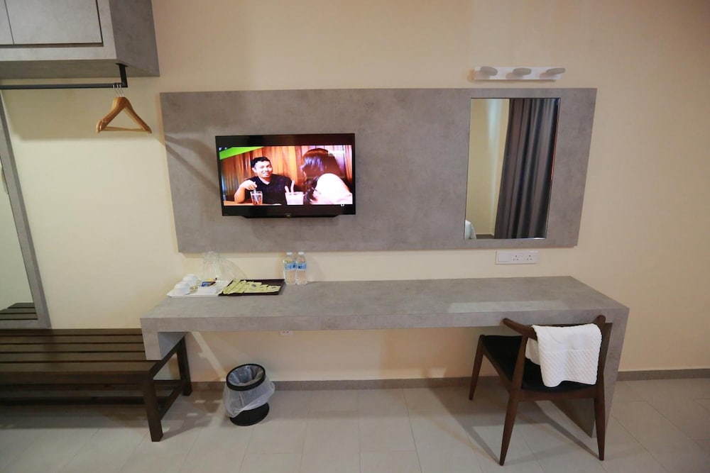 Pantai Regal Hotel 49/50
