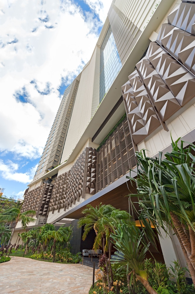 Real Select at the Ritz Carlton Residences, Waikiki Beach 1/50