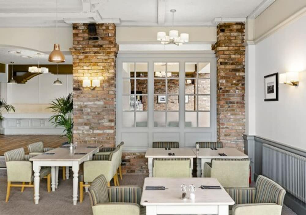 Dragonfly Hotel Colchester Formerly Quality Hotel Colchester 33/37