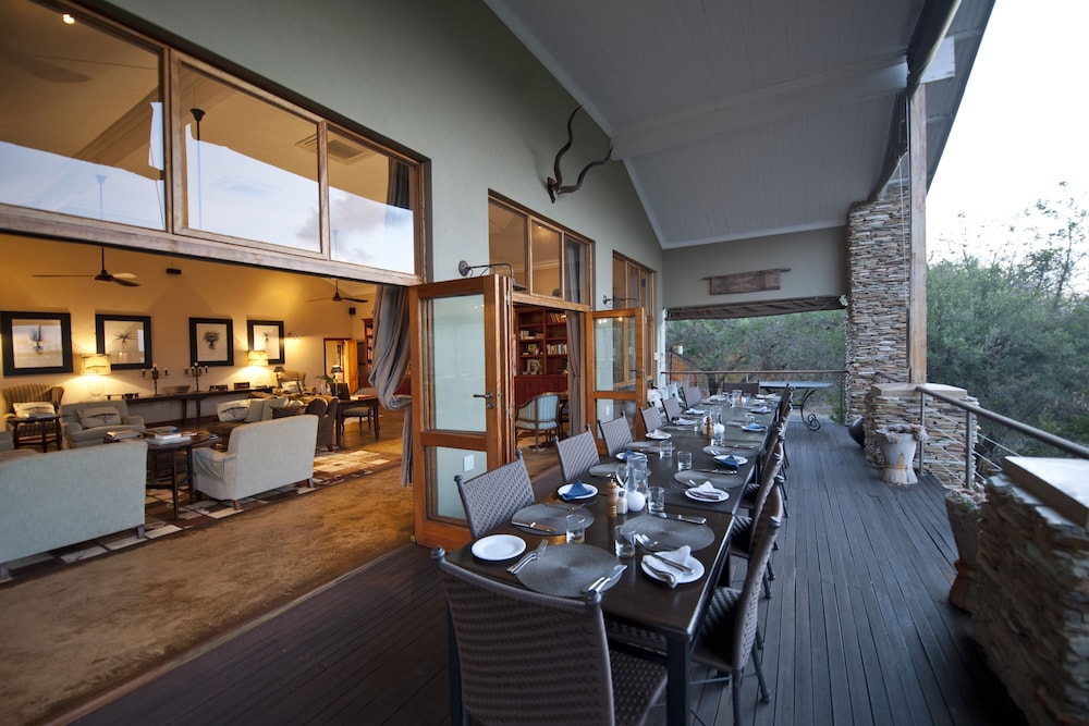 Fugitives Drift Lodge 16/44