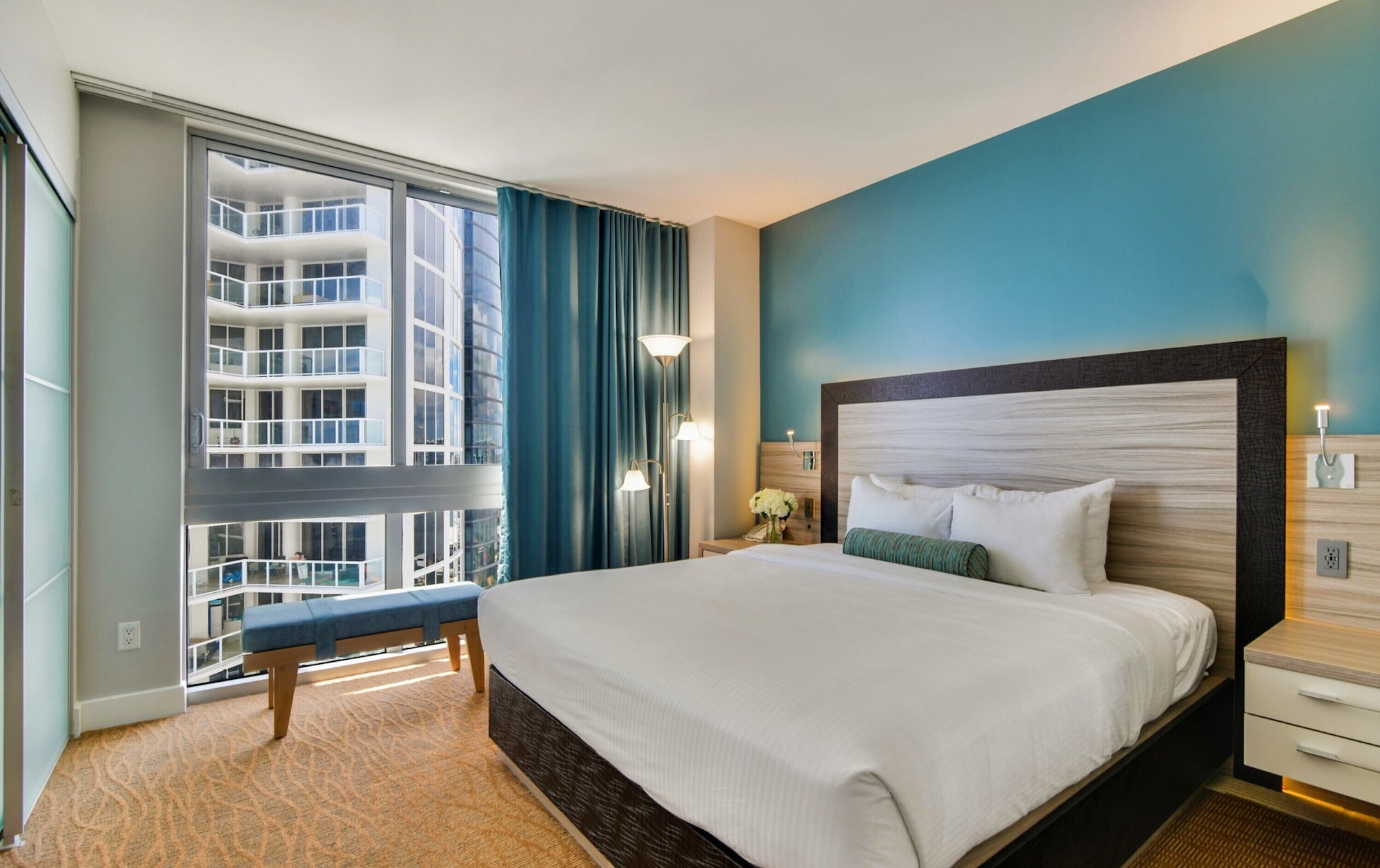 1 BEDROOM, SUITE