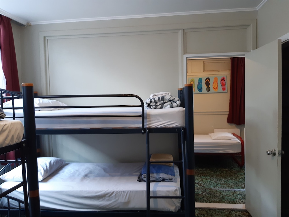 Ariki Backpackers 9/71