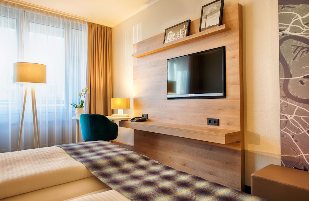LEONARDO ROYAL HOTEL DUSSELDORF KOENIGSALLEE 30/79