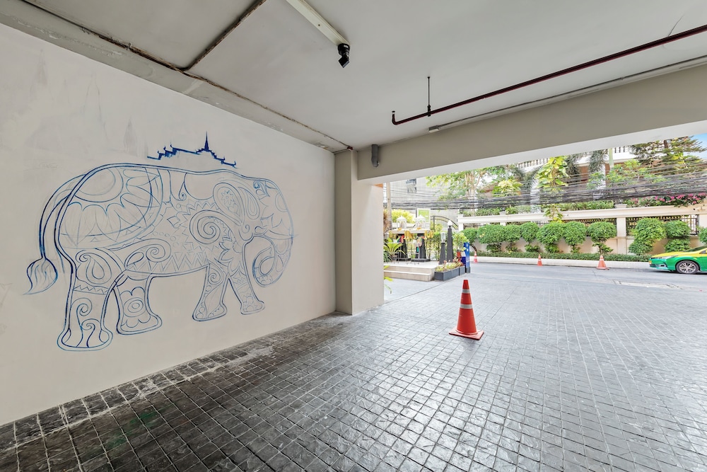 Golden Tulip Mandison Suites 55/59