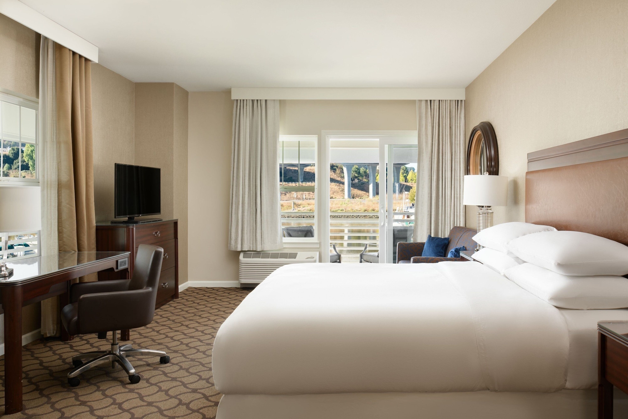 Room at Sheraton Sonoma Wine Country Petaluma, PETALUMA - CA