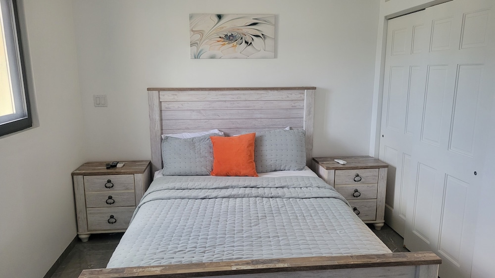 2 Bedrooms, Luxury, Villa, King and Queen Bed, Water Front, Balcony